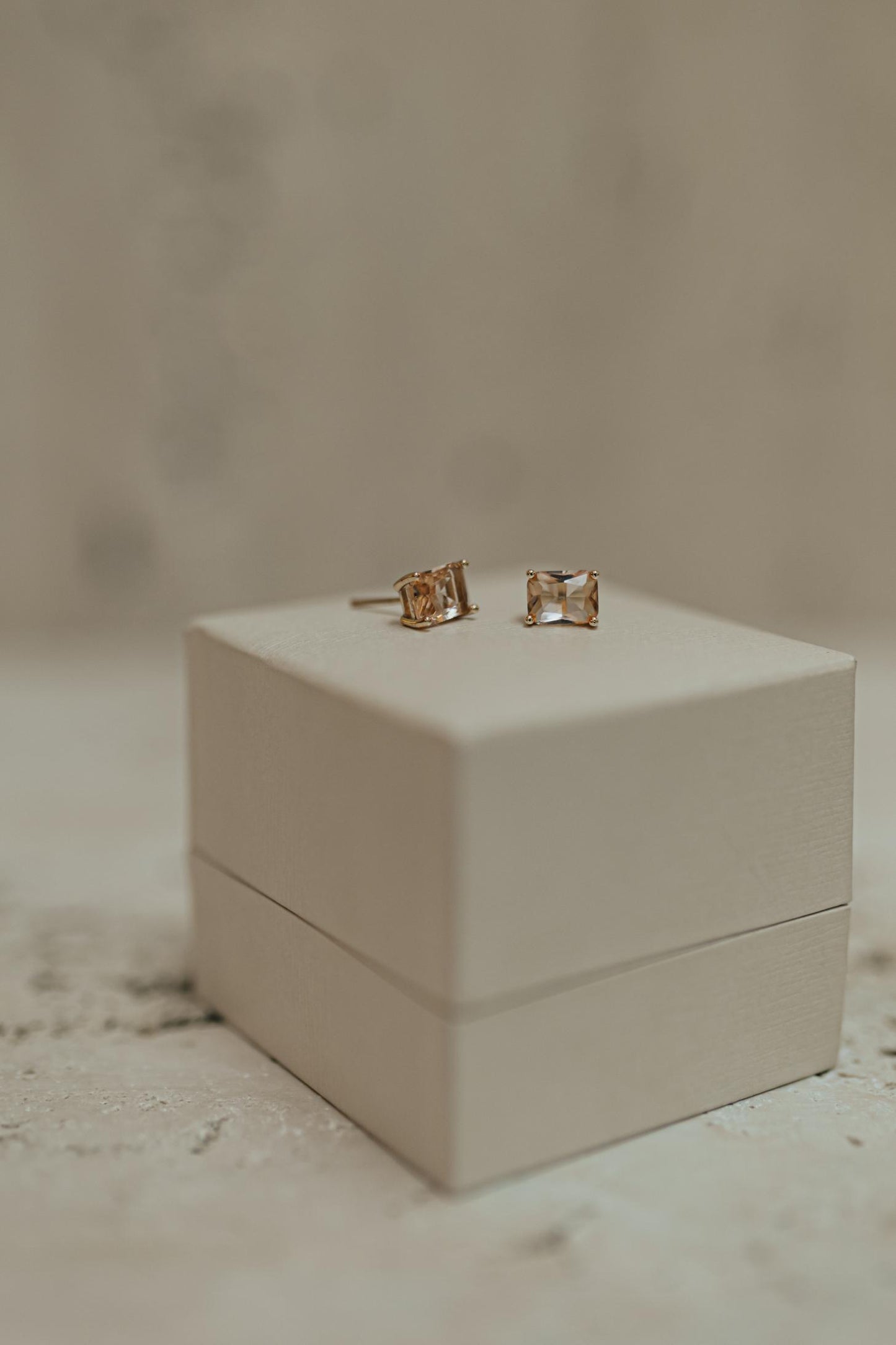 Brinco Retangular Morganita Dourado