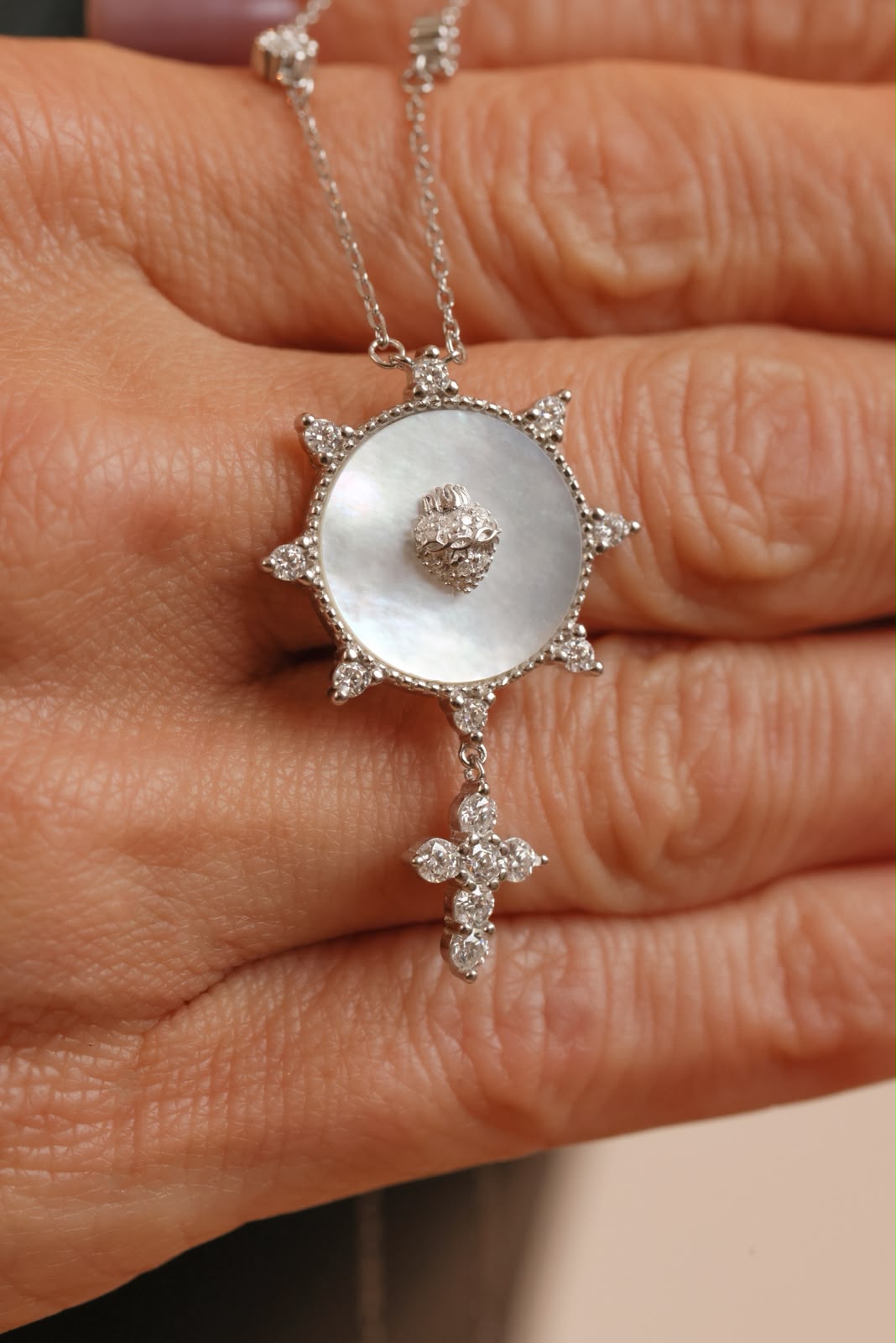 Colar Sagrado Coração de Jesus Cruz Moissanite Prata 925 Ródio Branco