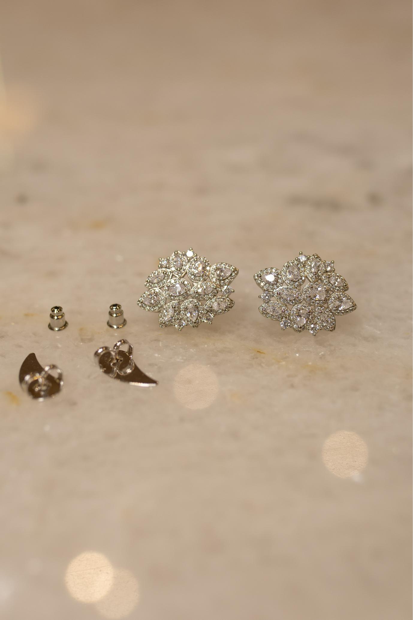 Brinco Ear Cuff Luxo Gota Zircônia Ródio Branco