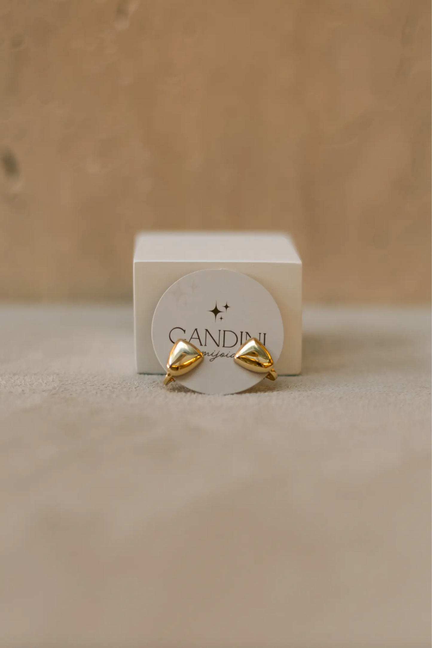 Brinco de Pressão | Piercing Fake Geometric Flat Dourado