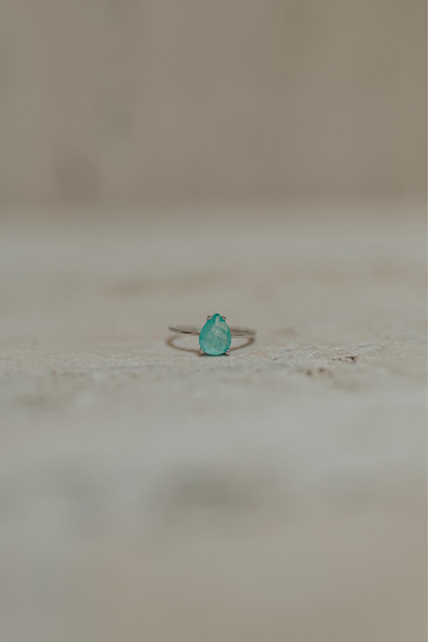 Anel Gota Turmalina Paraíba Prata 925 Ródio Branco