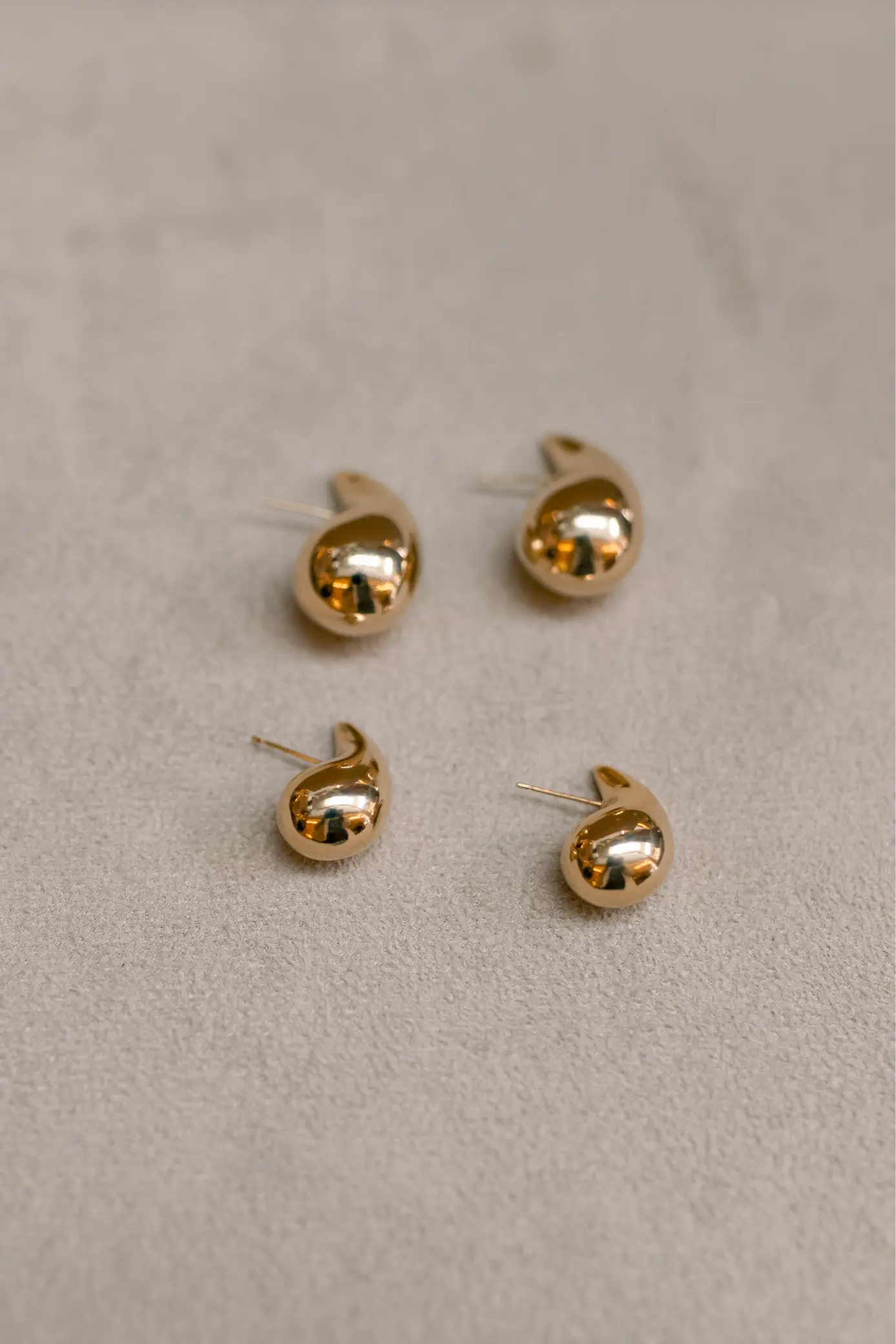 Brinco Gota Oca Maior Dourado