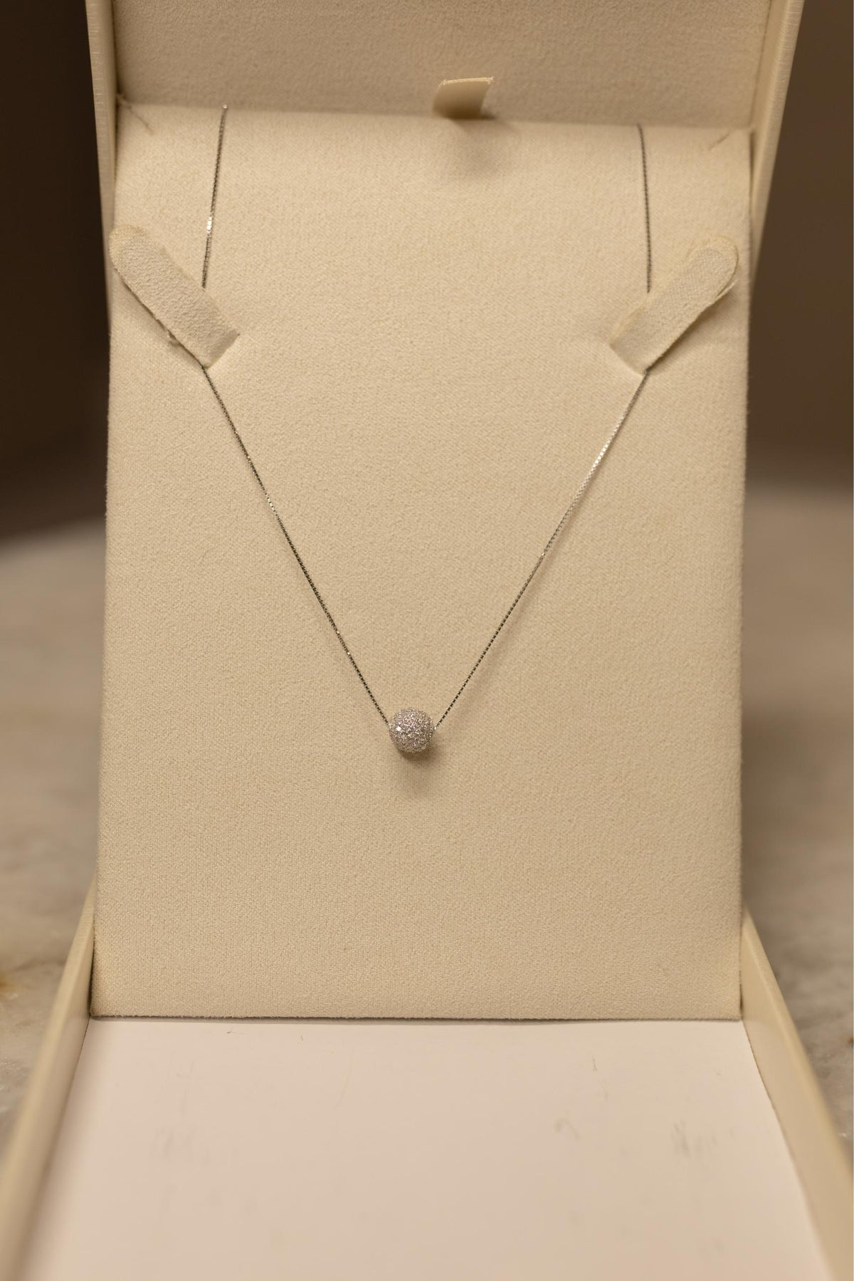 Colar Esfera Cravejada Moissanite Prata 925 Ródio Branco