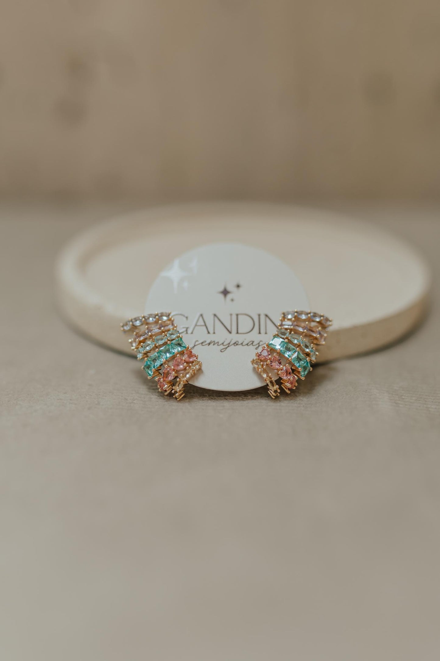 Brinco Ear Cuff Cristal Colorido Dourado