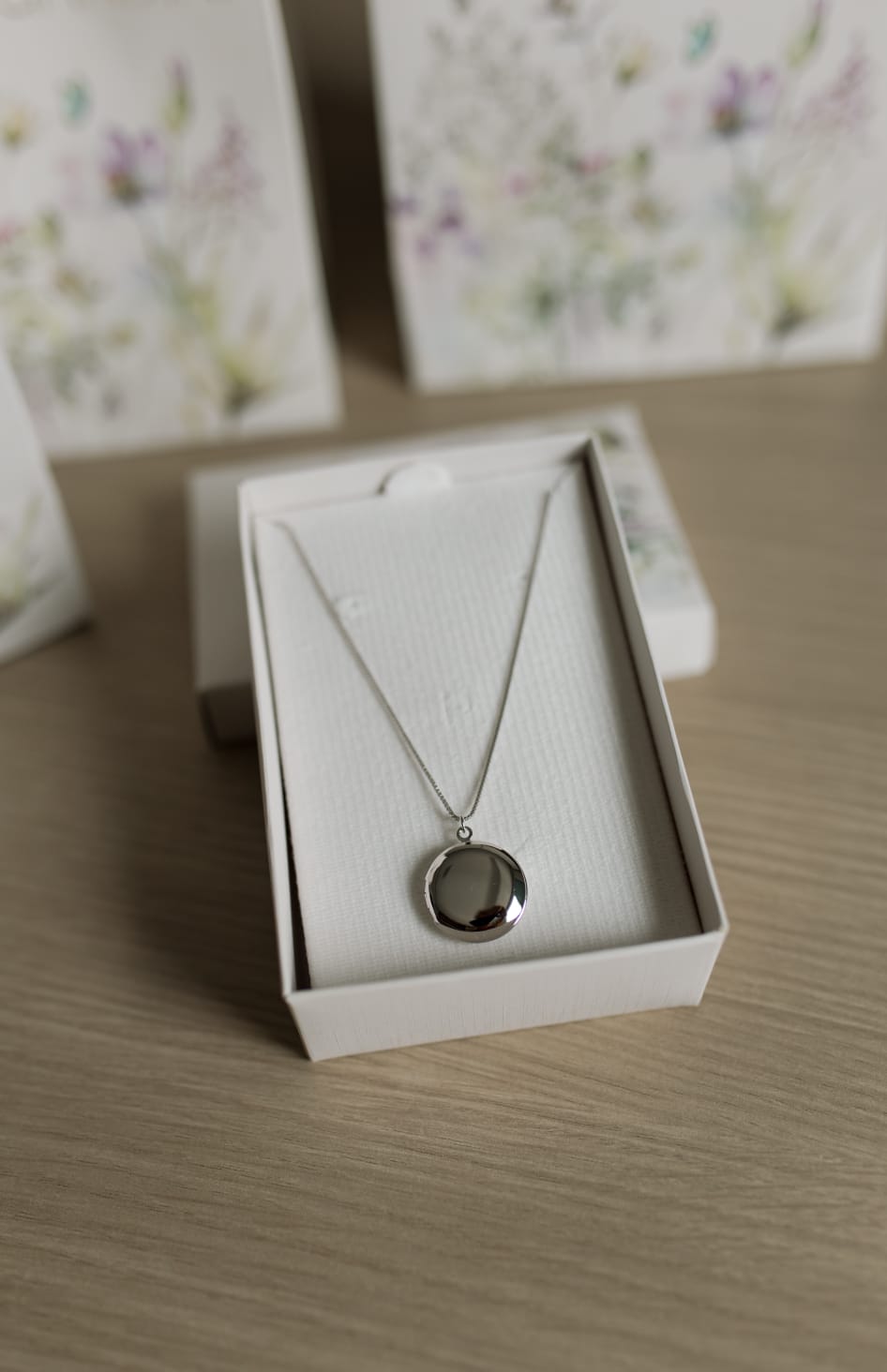 Colar Relicário Personalizado com 2 Fotos | Liso Ródio Branco
