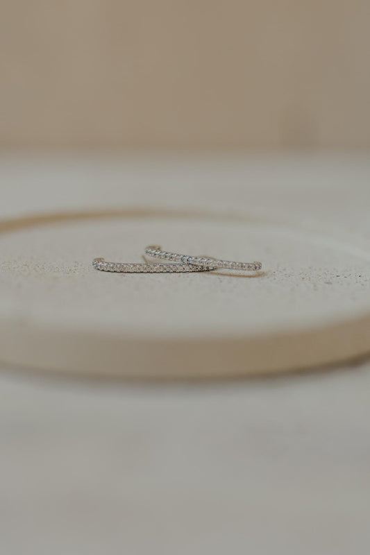 Brinco Ear Hook Cravejado
