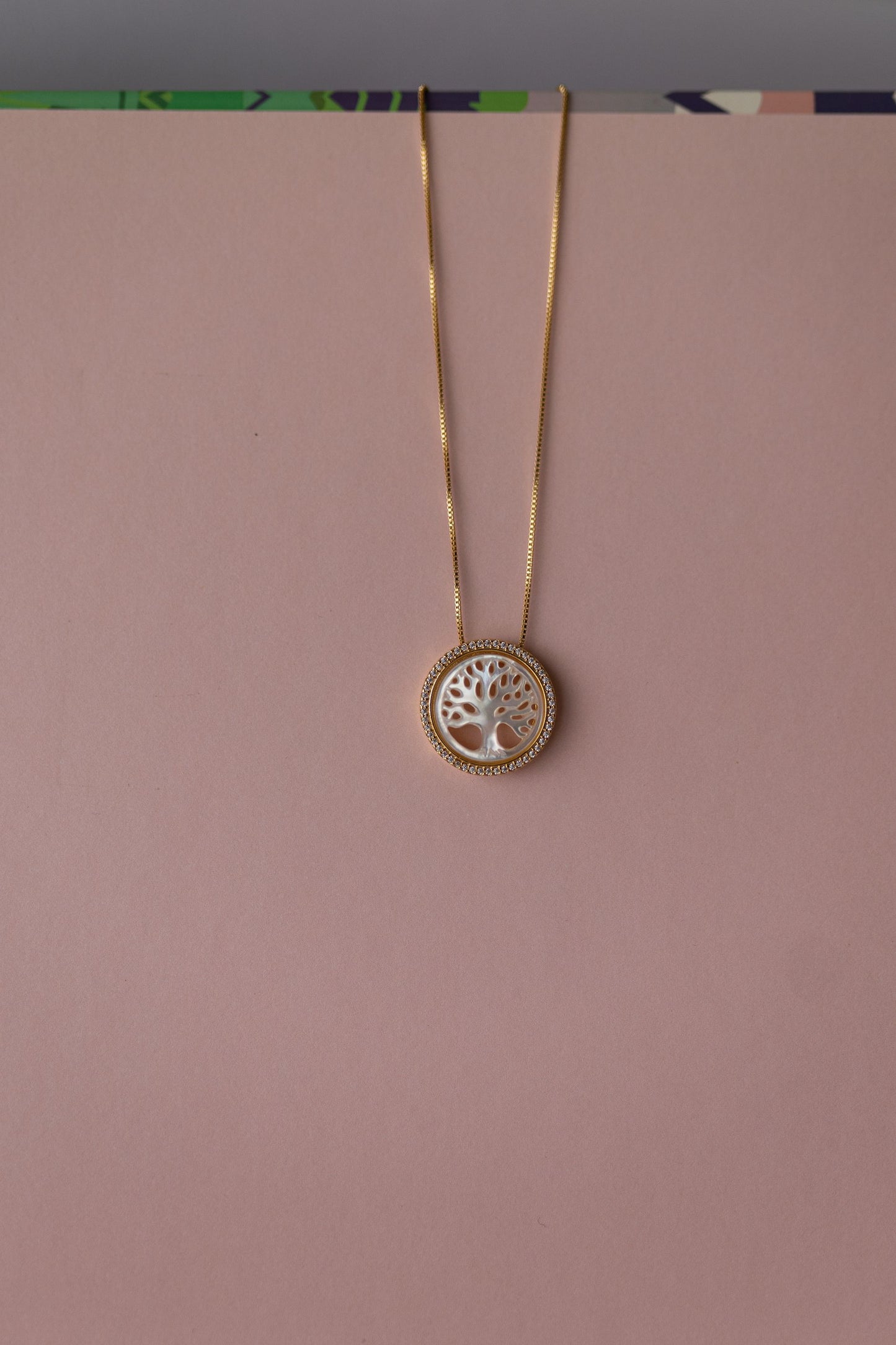 Colar Árvore da Vida Madrepérola Dourado