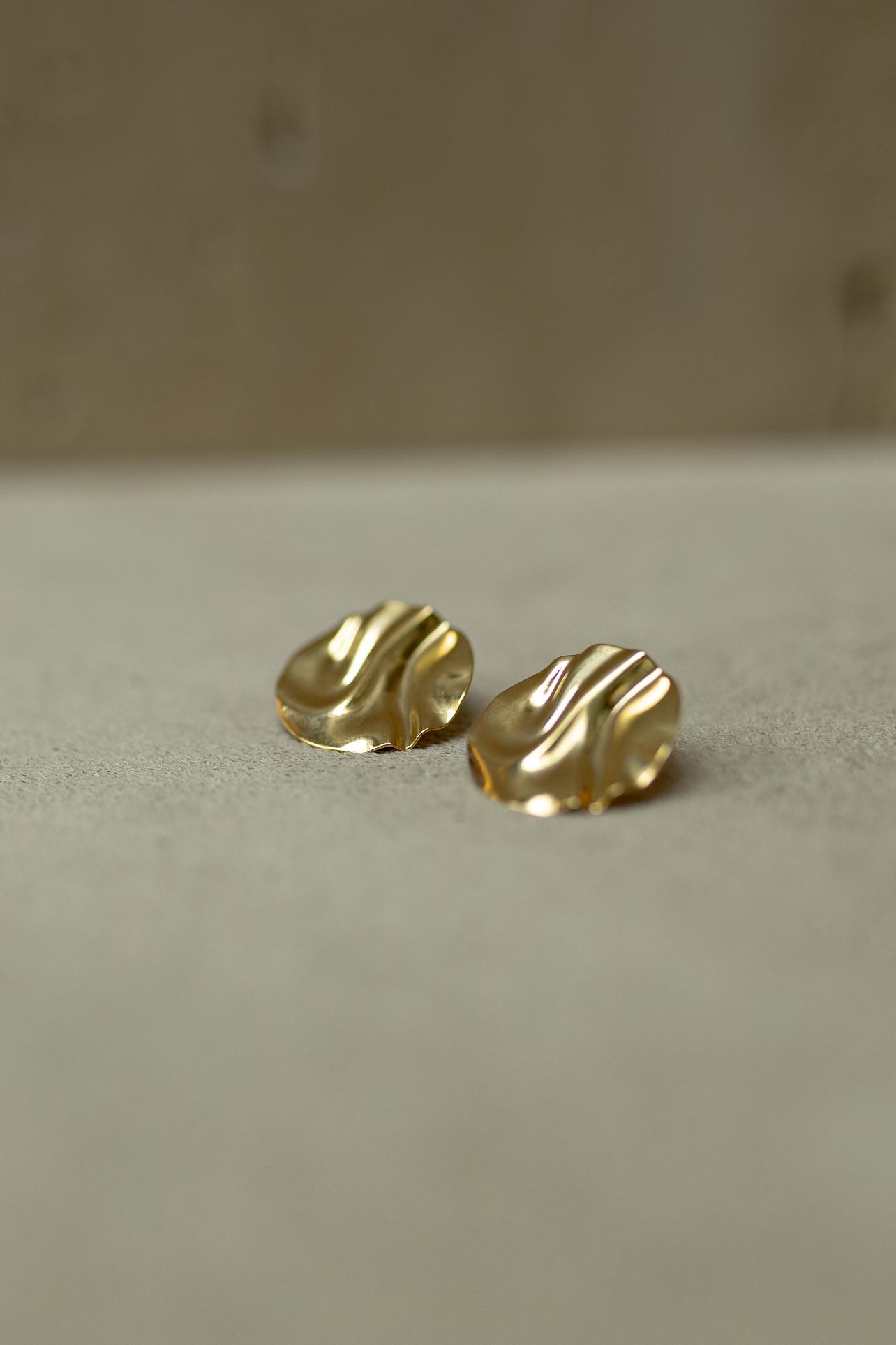 Brinco Redondo Martelado M Ouro