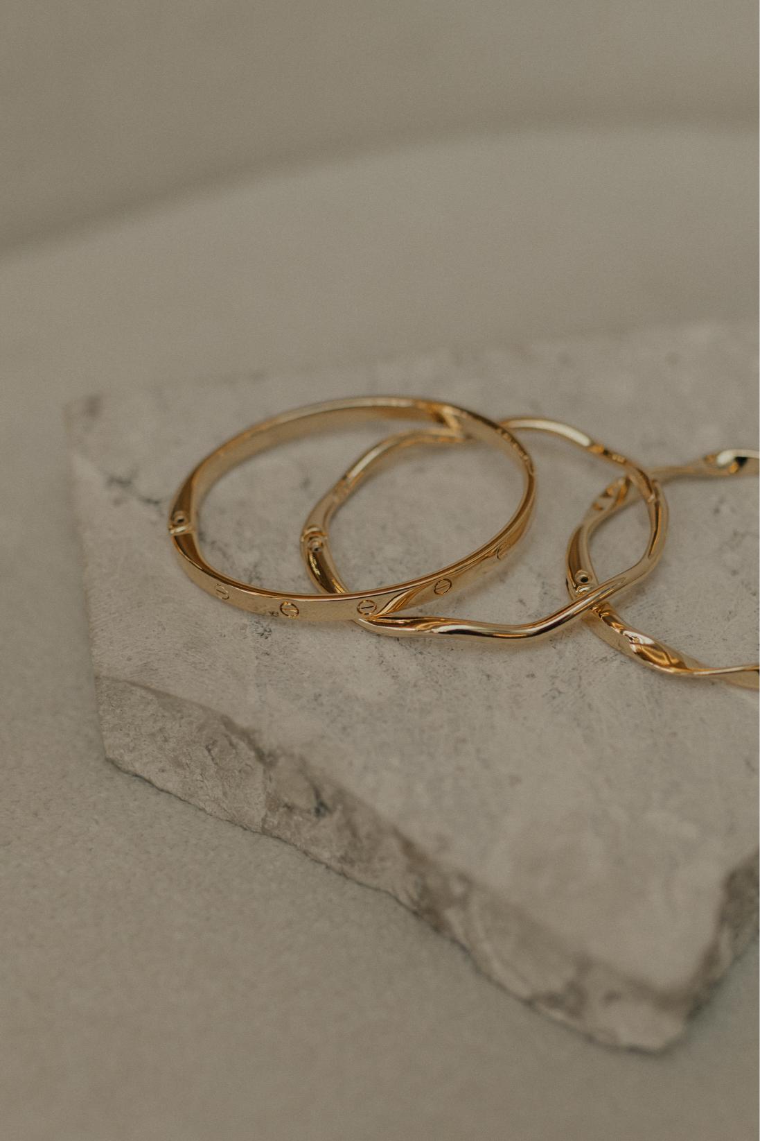 Bracelete Ondas Liso Dourado