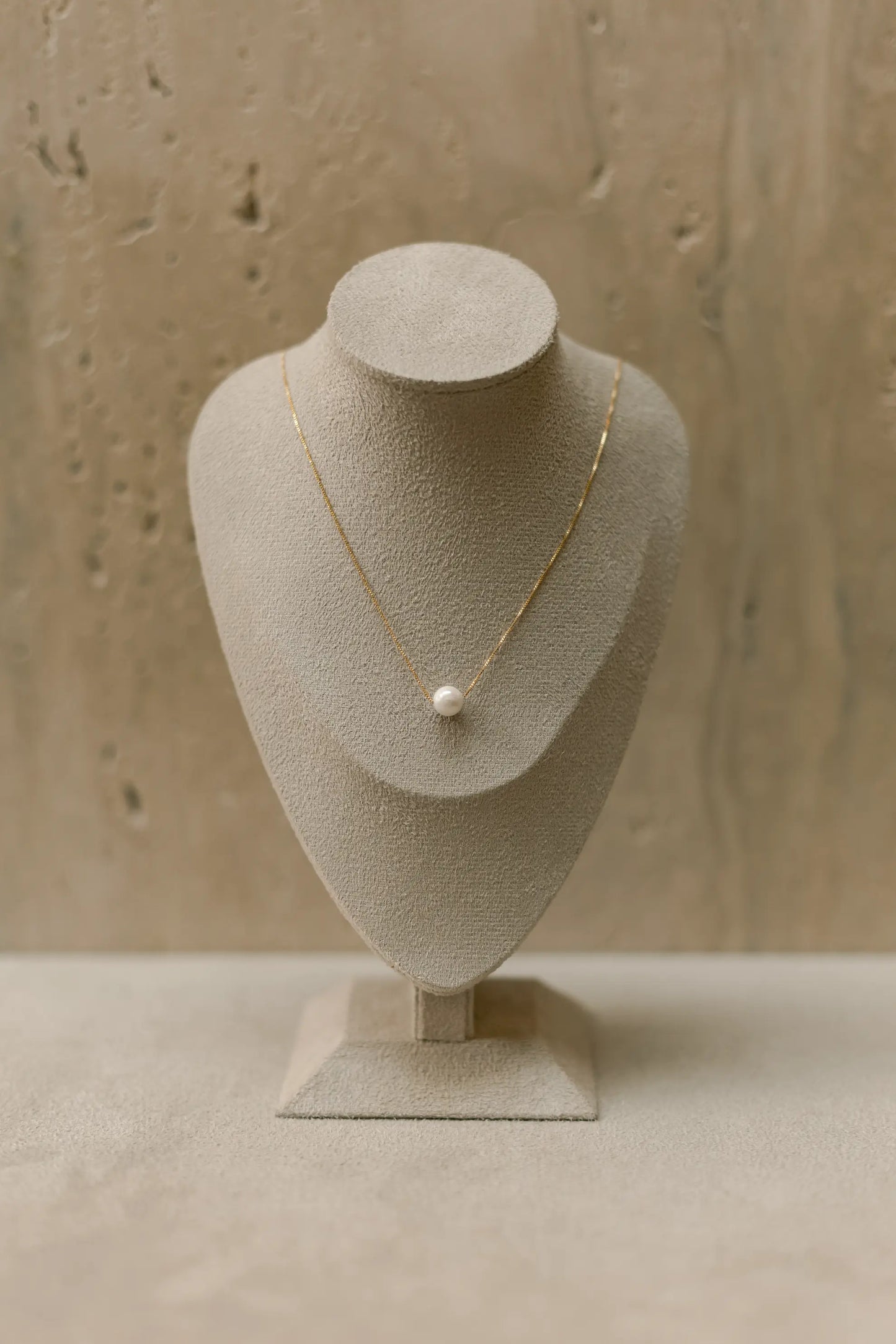 Colar Pérola Shell Dourado