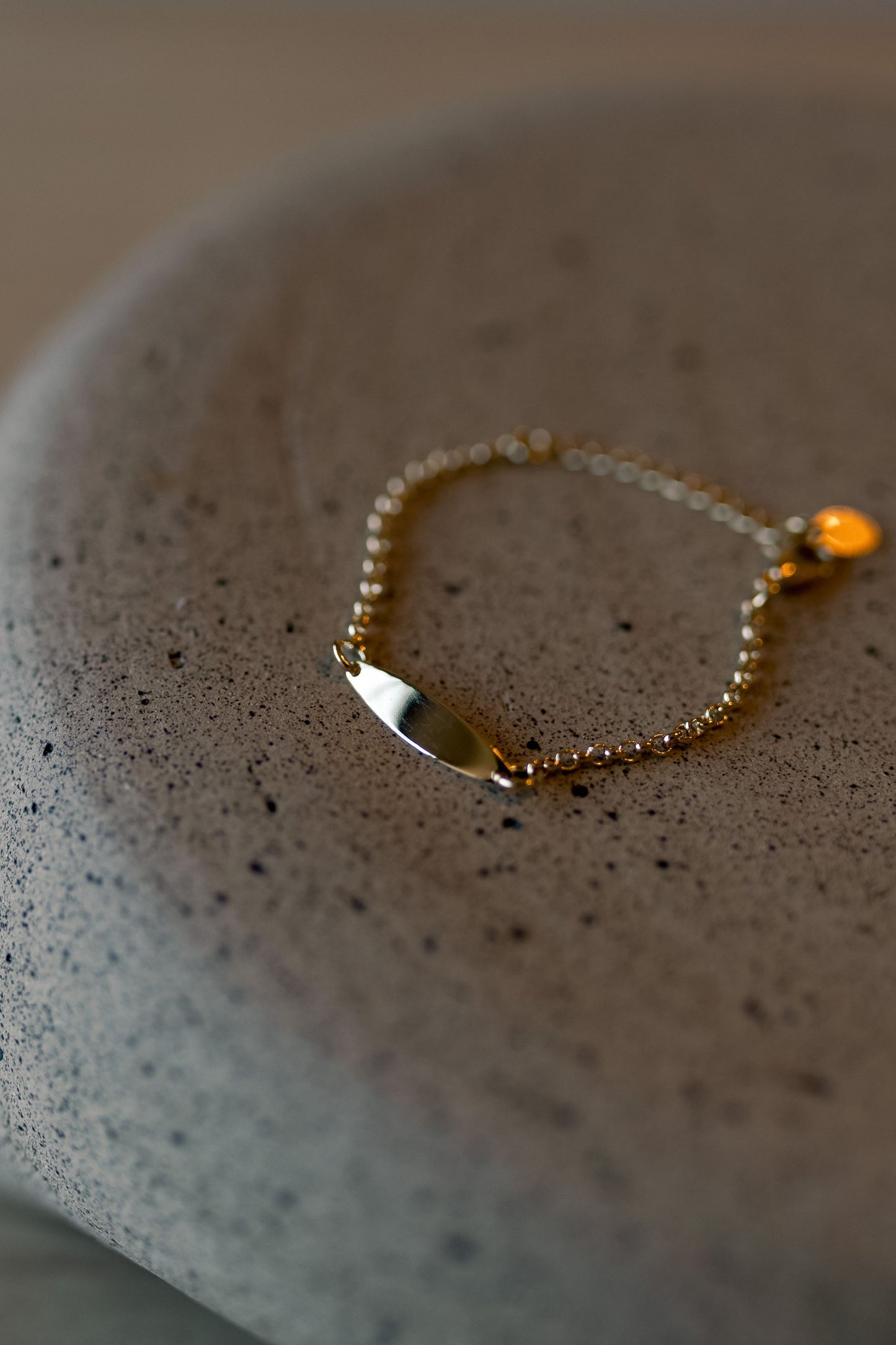 Pulseira Infantil Placa Dourado Personalizada