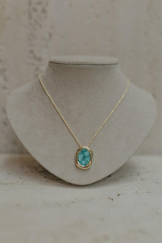 Colar Orgânico Couro Peixe Azul Dourado