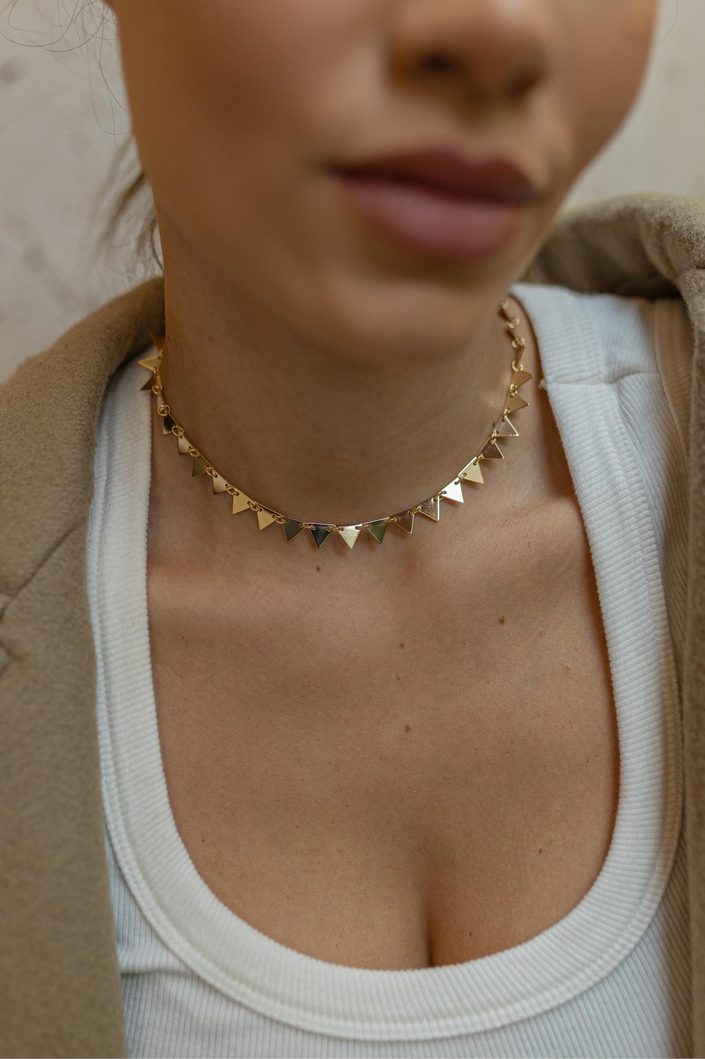 Choker Triângulo Dourado