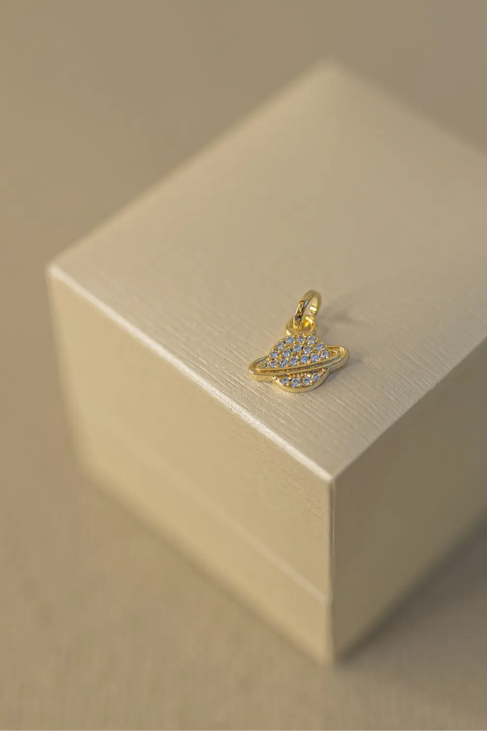 Pingente Mini Planeta Prata 925 Dourado