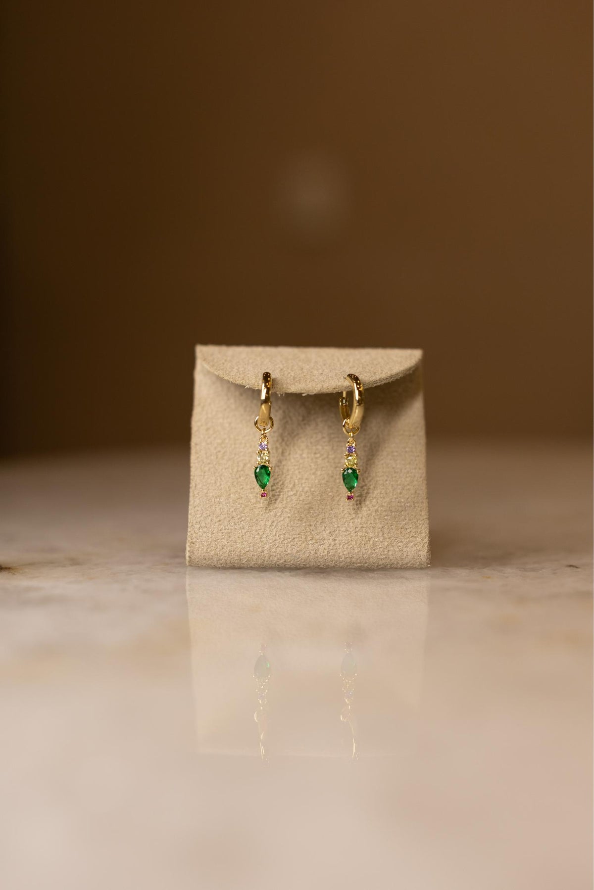 Brinco Argola Gota Esmeralda Dourado