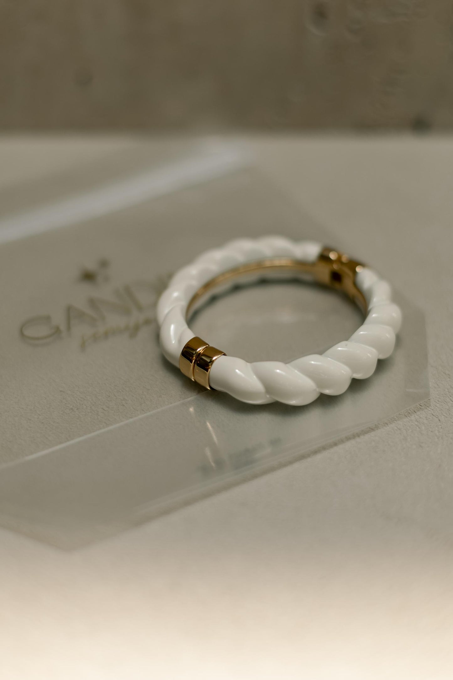 Bracelete Corda Marfim Dourado