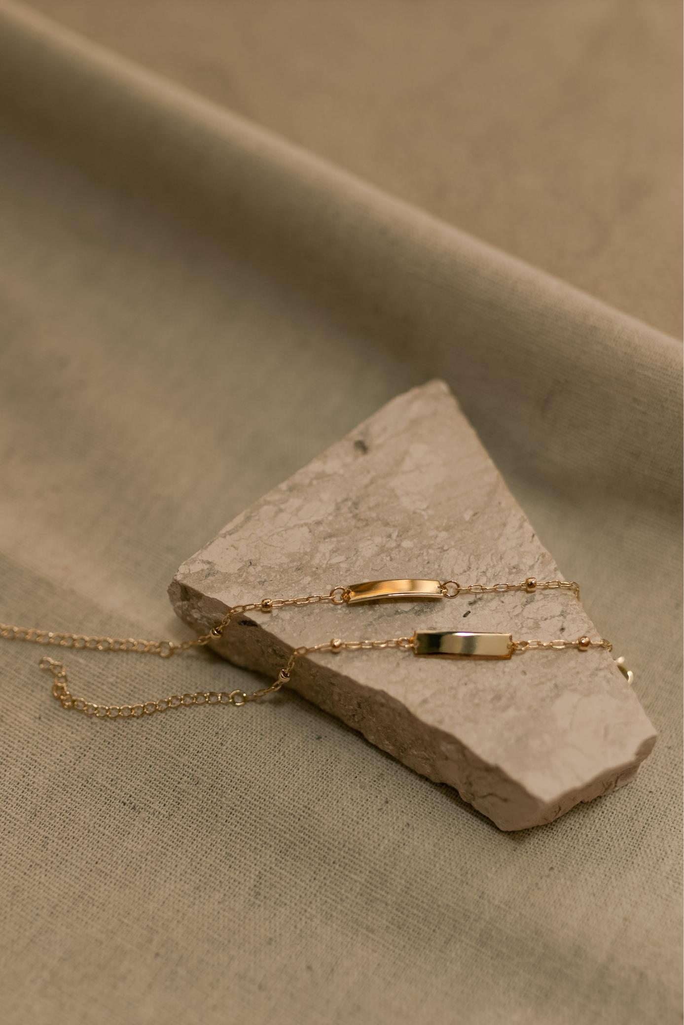 Pulseira Infantil Placa de Bolinhas Dourado