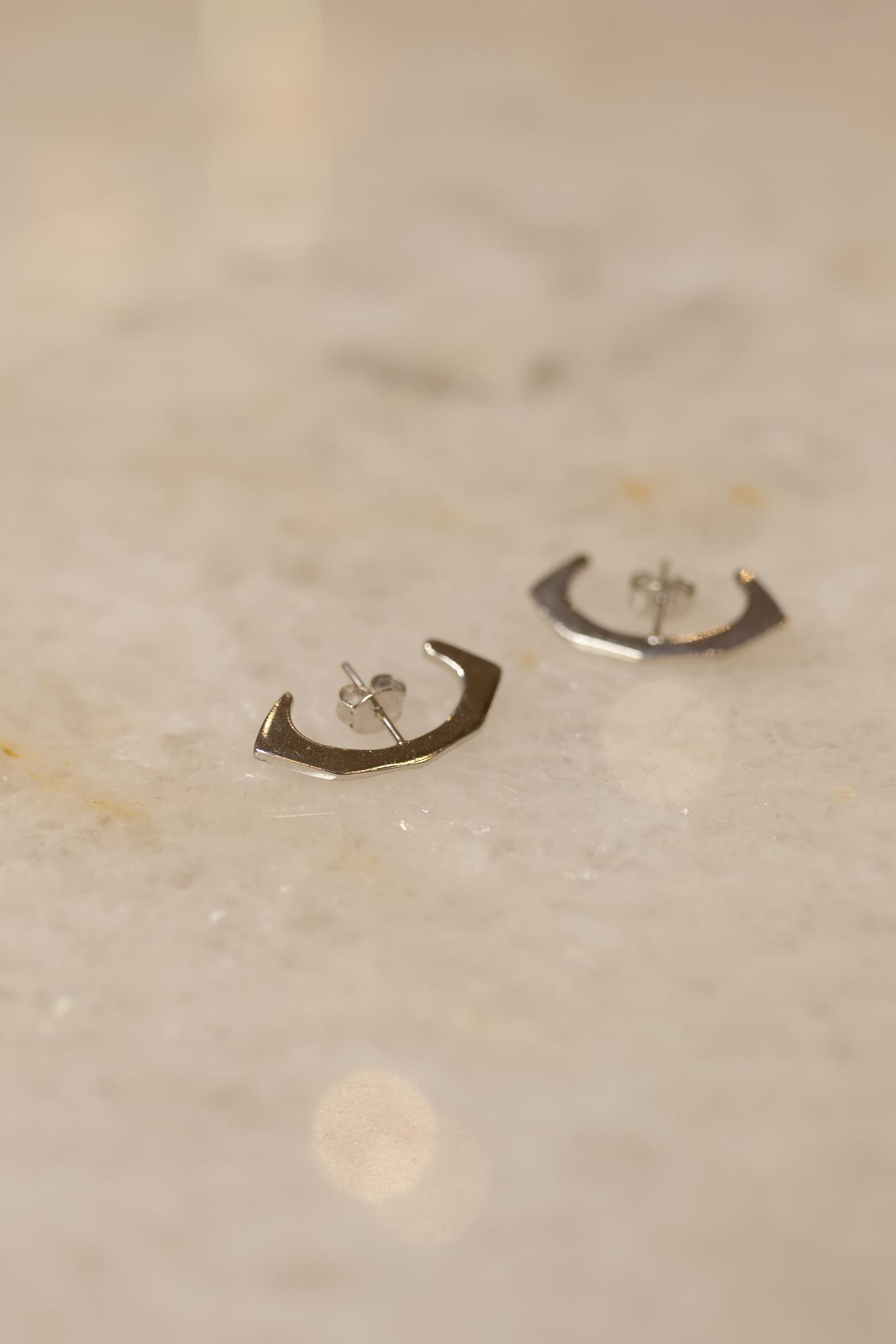 Brinco Ear Hook Geometric Liso Ródio Branco