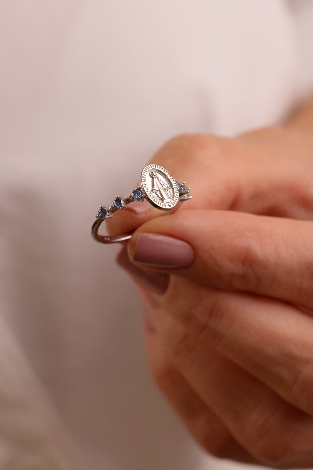 Anel Nossa Senhora da Graças Acqua Prata 925 Ródio Branco