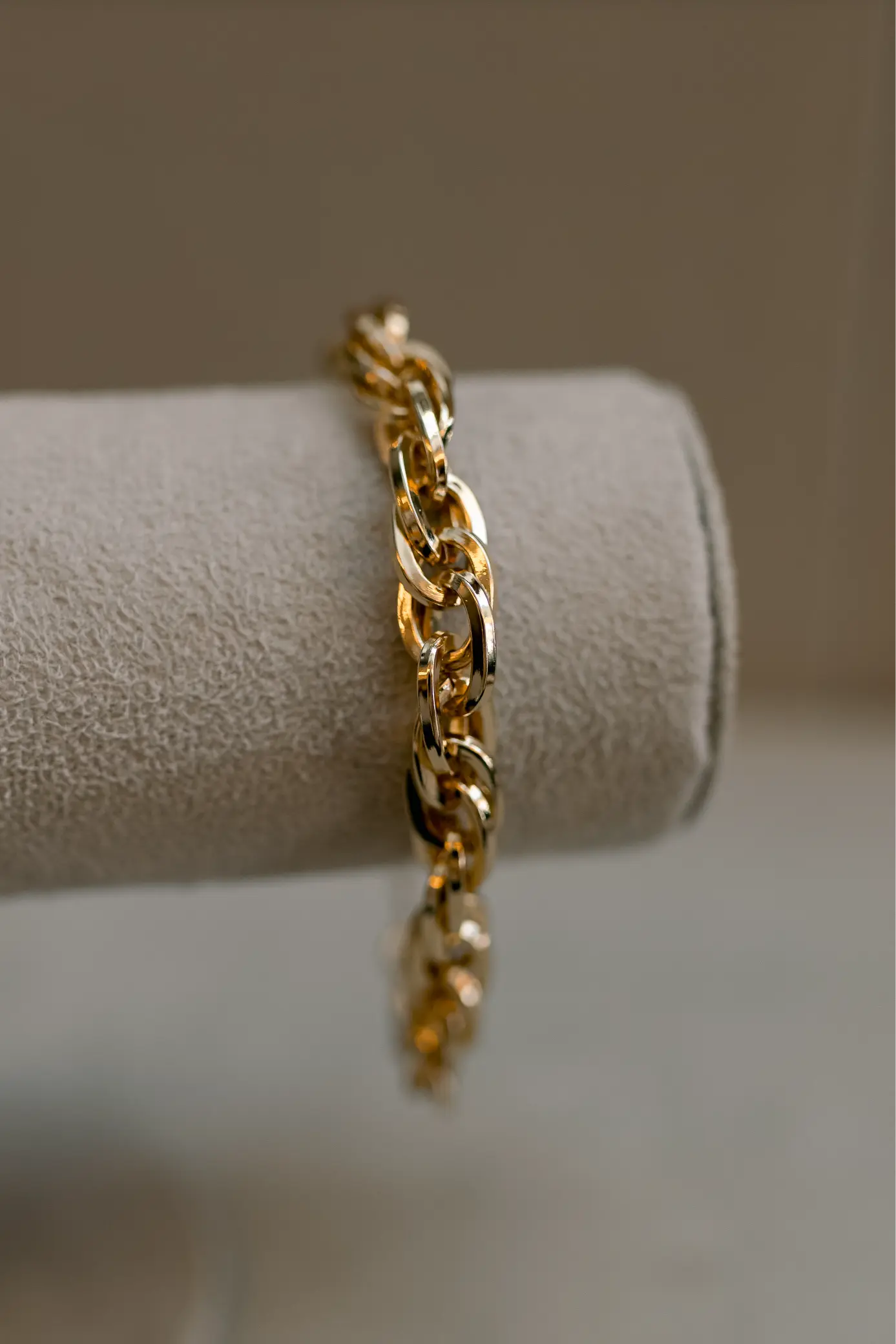 Pulseira de Elos Trançados Dourado