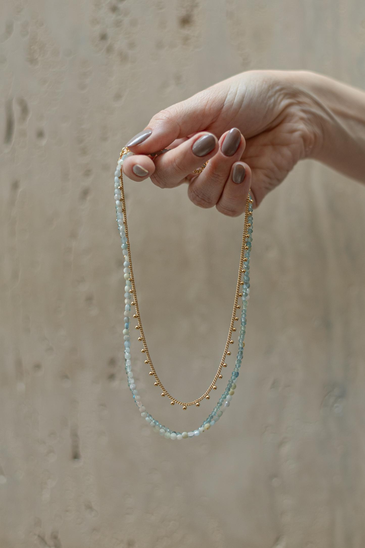 Colar Pedras Naturais Achatadas Acqua Dourado