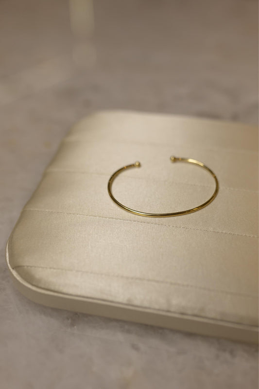 Bracelete Fino com Bolinhas nas Pontas