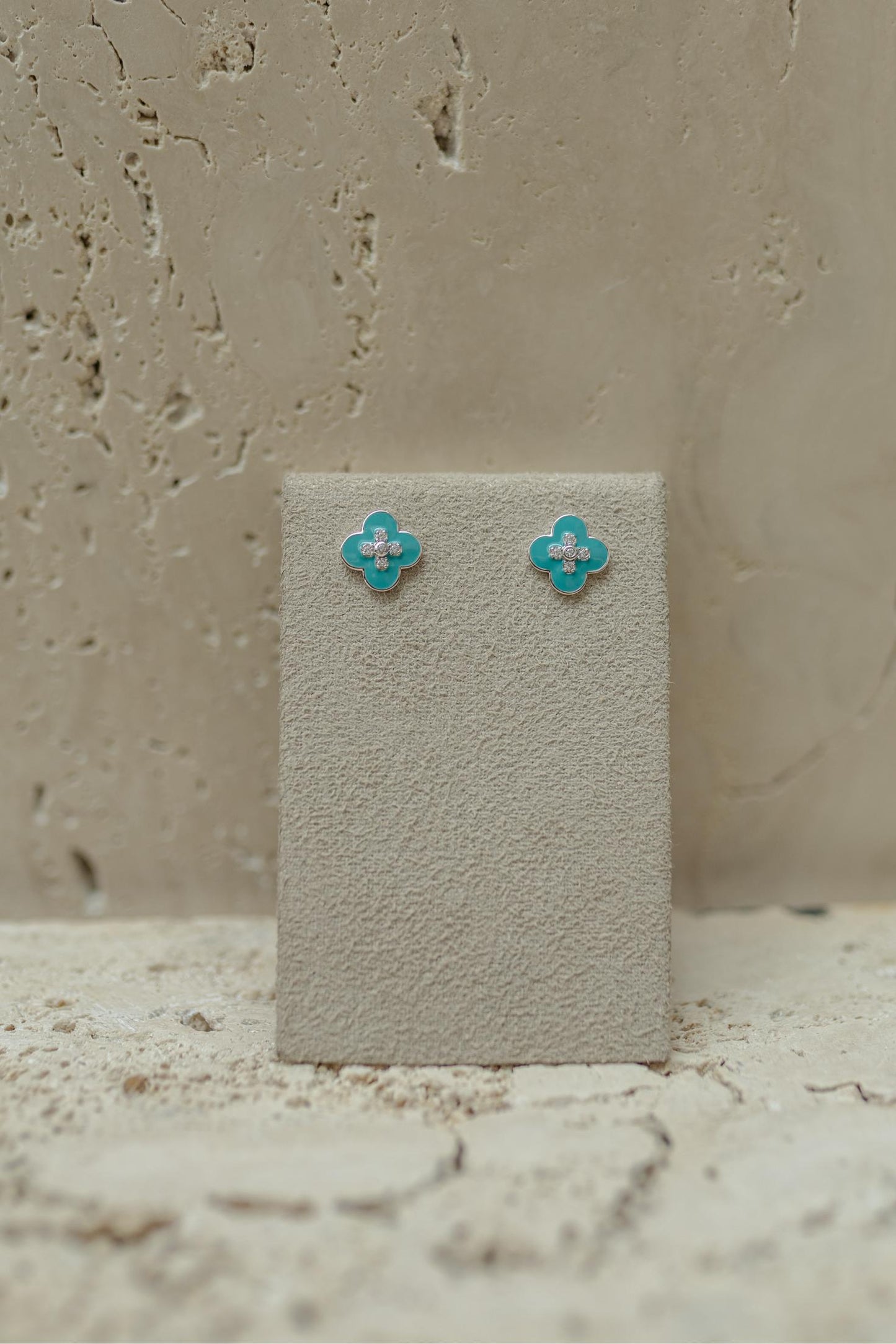 Brinco Trevo Turquesa Ródio Branco