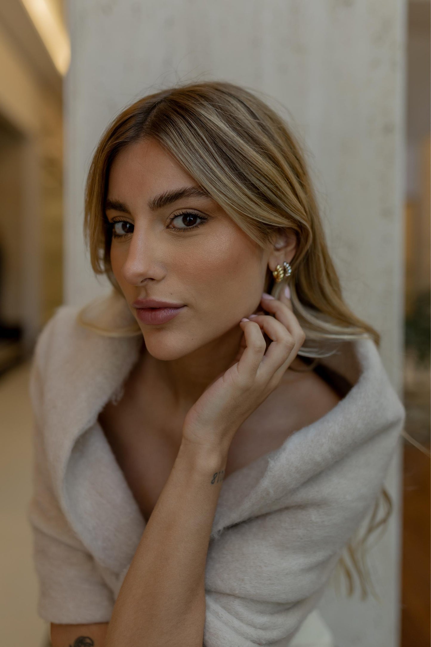 Brinco Argola Croissant G Dourado