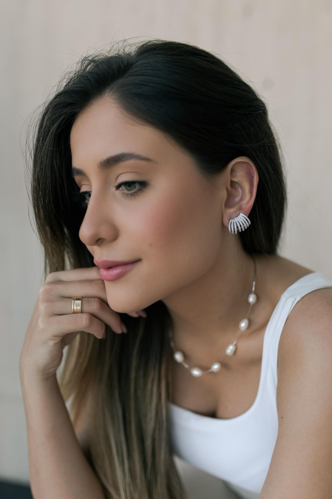 Brinco Ear Hook 8 Fileiras Cravejado Ródio Branco