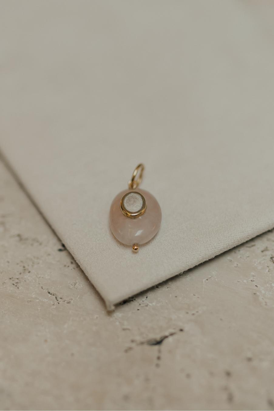 Pingente de Pedras Naturais Dourado