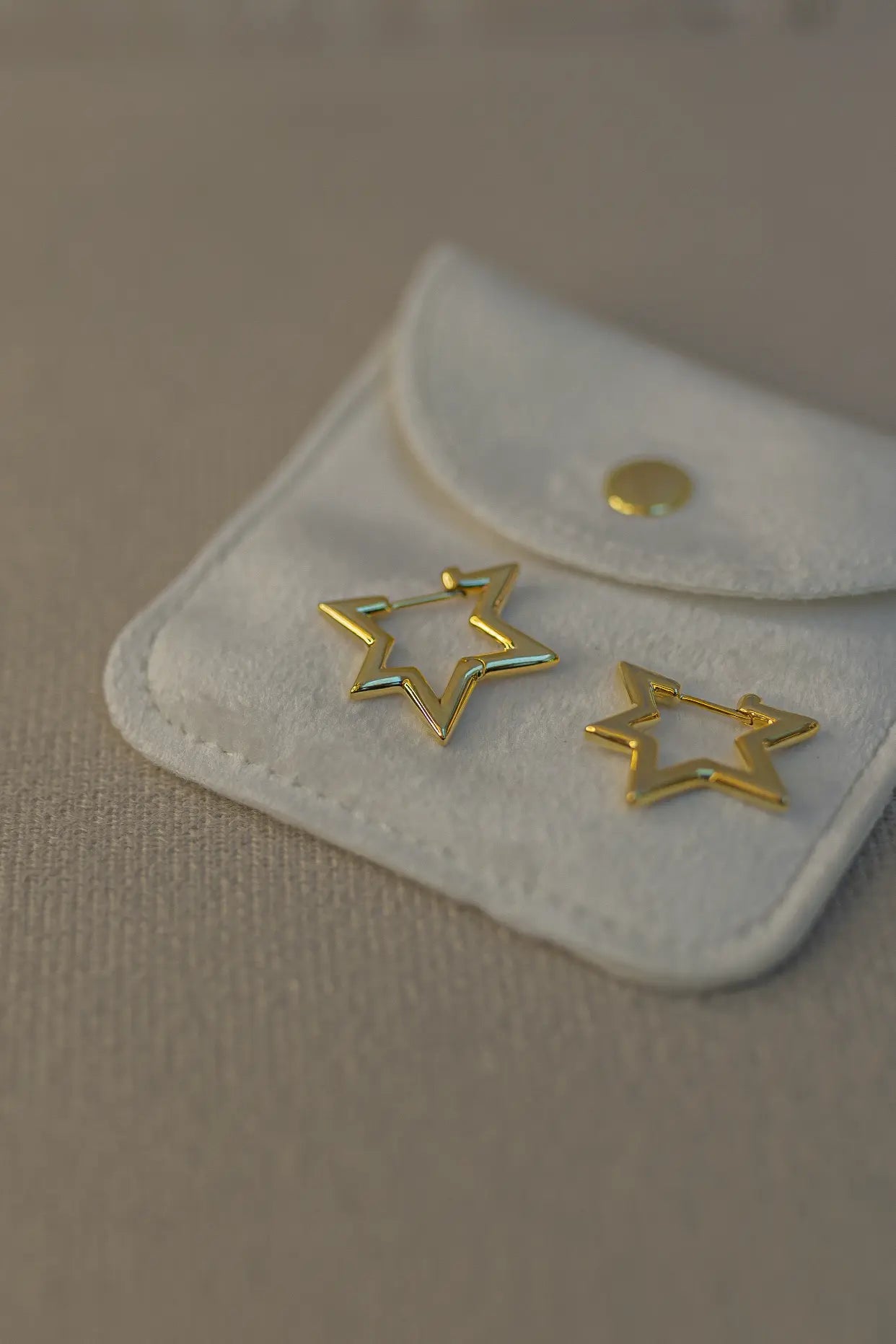 Brinco Argola Estrela Dourado