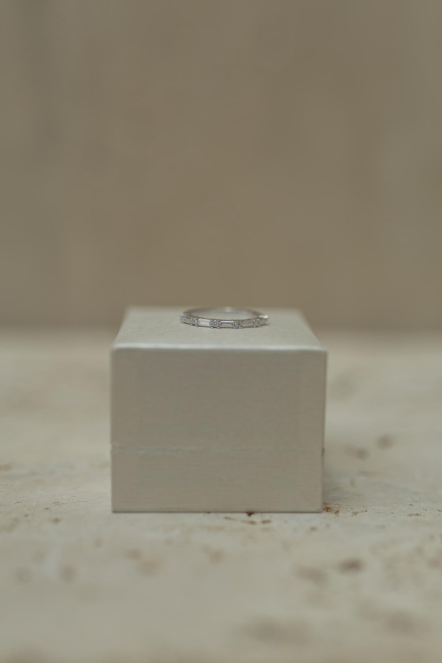 Anel Aparador Glam Moissanite Prata 925 Ródio Branco