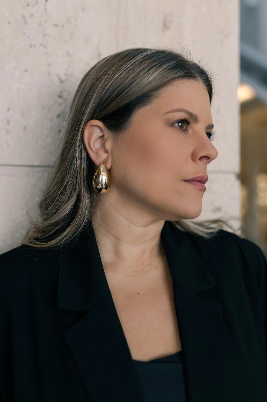 Brinco Gota Oca Maxi Dourado