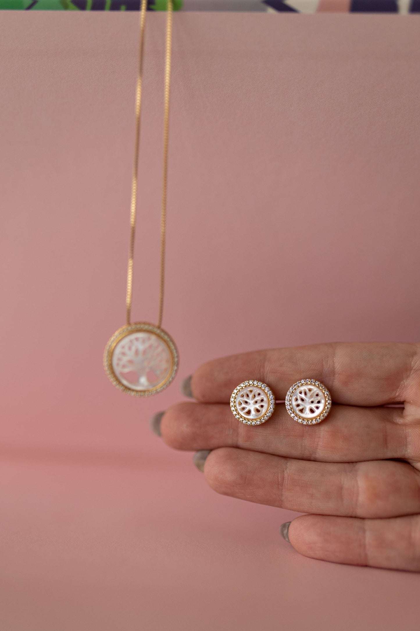 Colar Árvore da Vida Madrepérola Dourado
