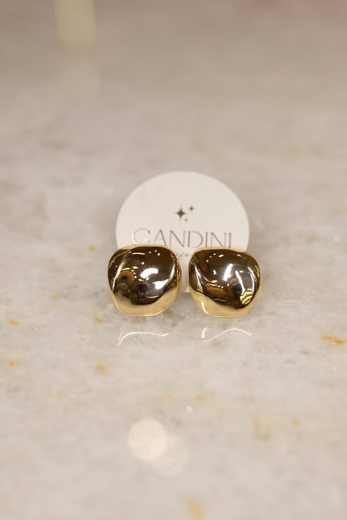 Brinco Orgânico Liso Dourado