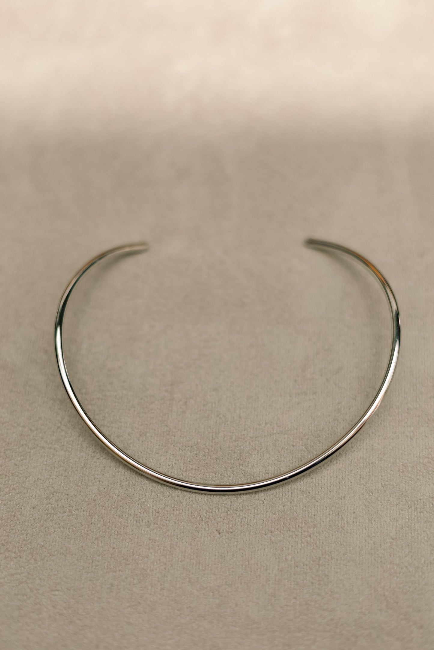 Choker Aro Tubo Liso Ródio Branco