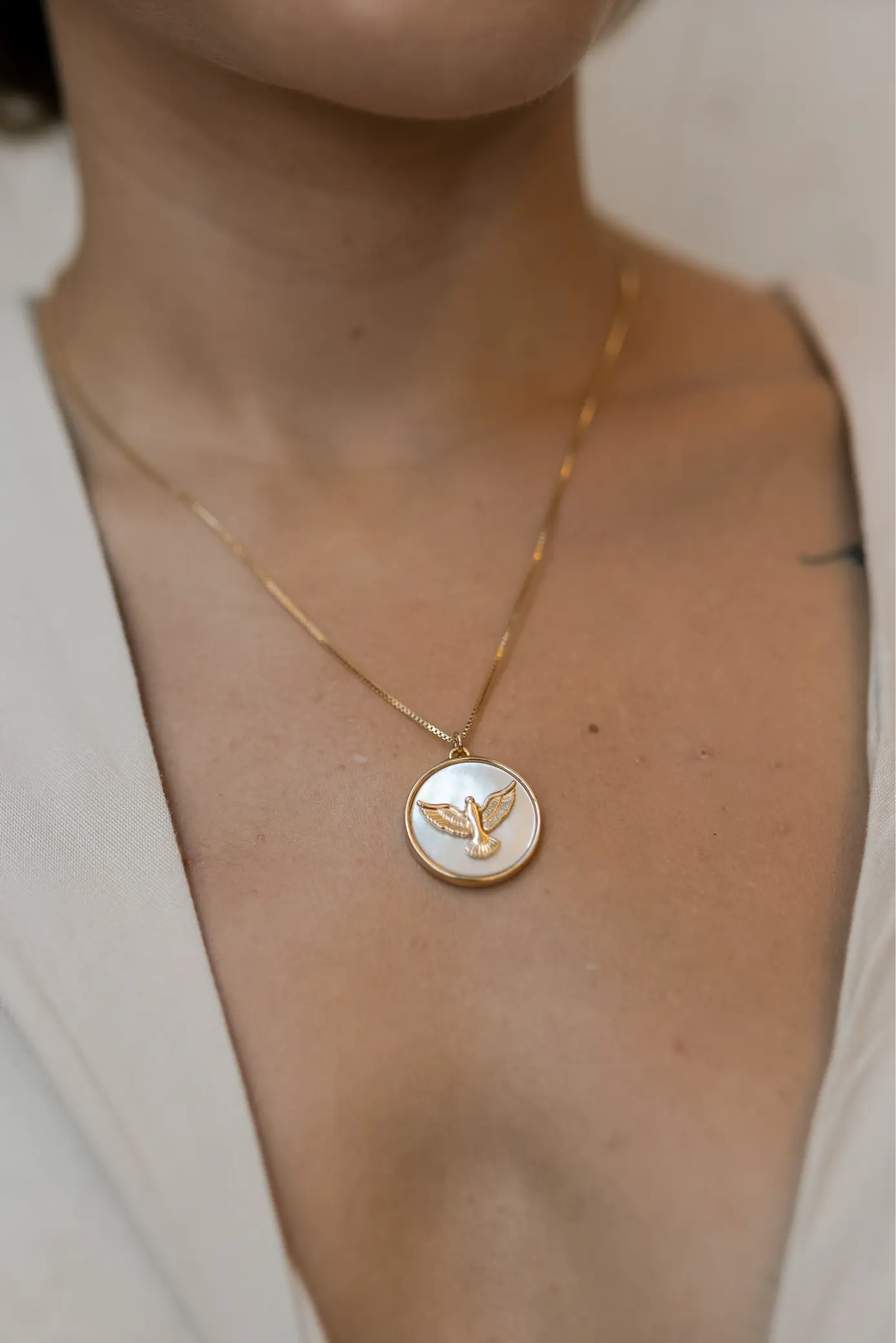 Brinco Orgânico Coral Dourado
