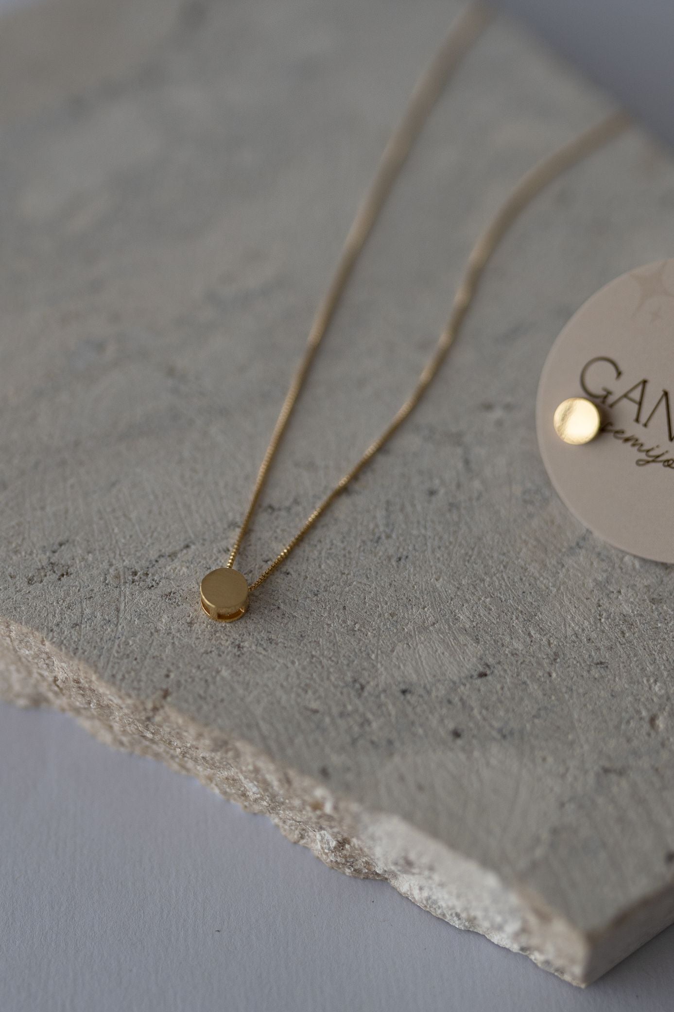 Colar Minimalista Redondo Ouro