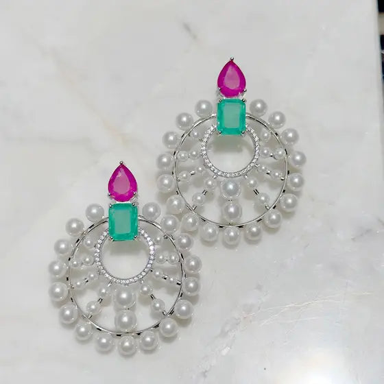 Brinco Redondo Pedra Fusion Rosa e Verde e Pérolas Ródio Branco