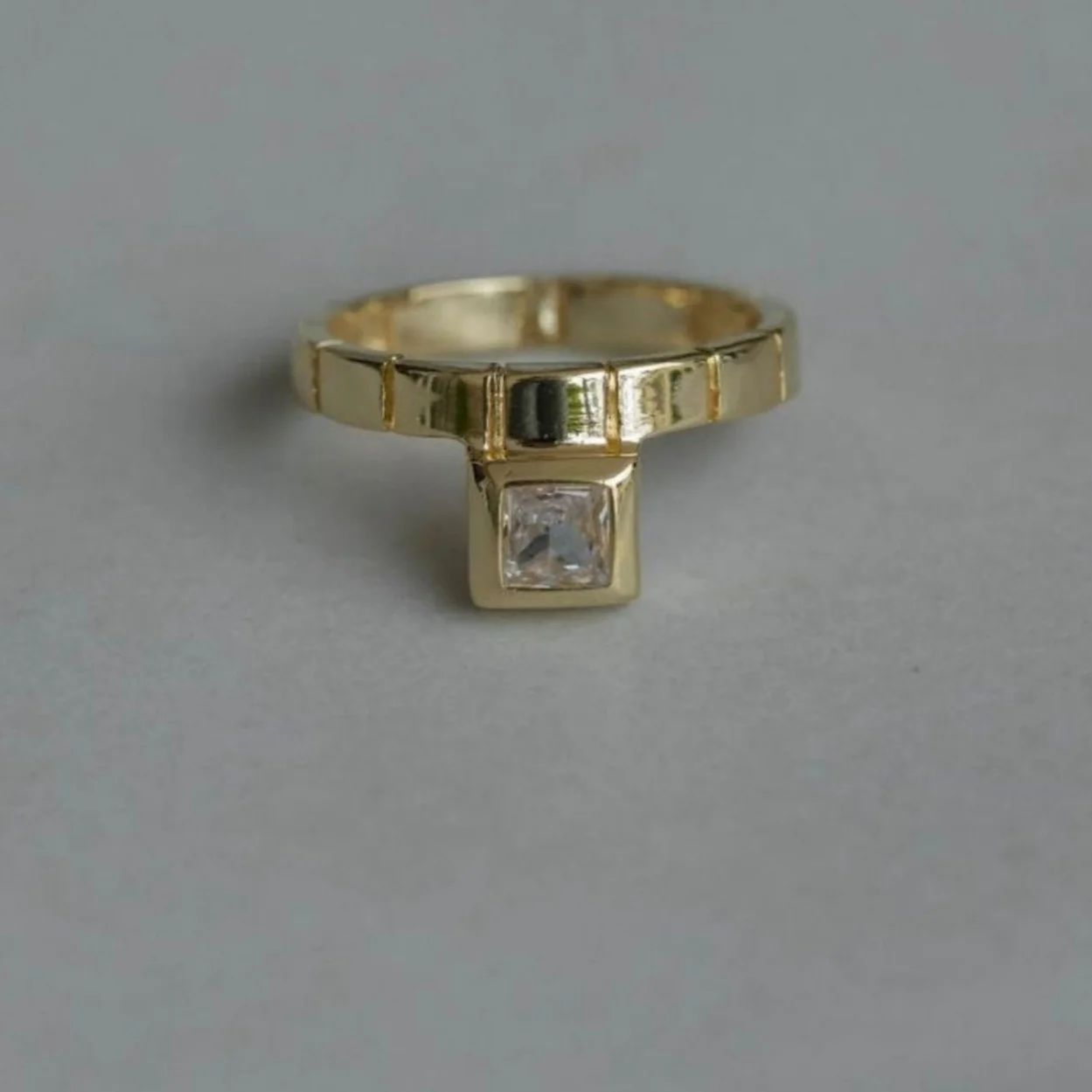 Anel Com Zircônia Square Cristal Dourado