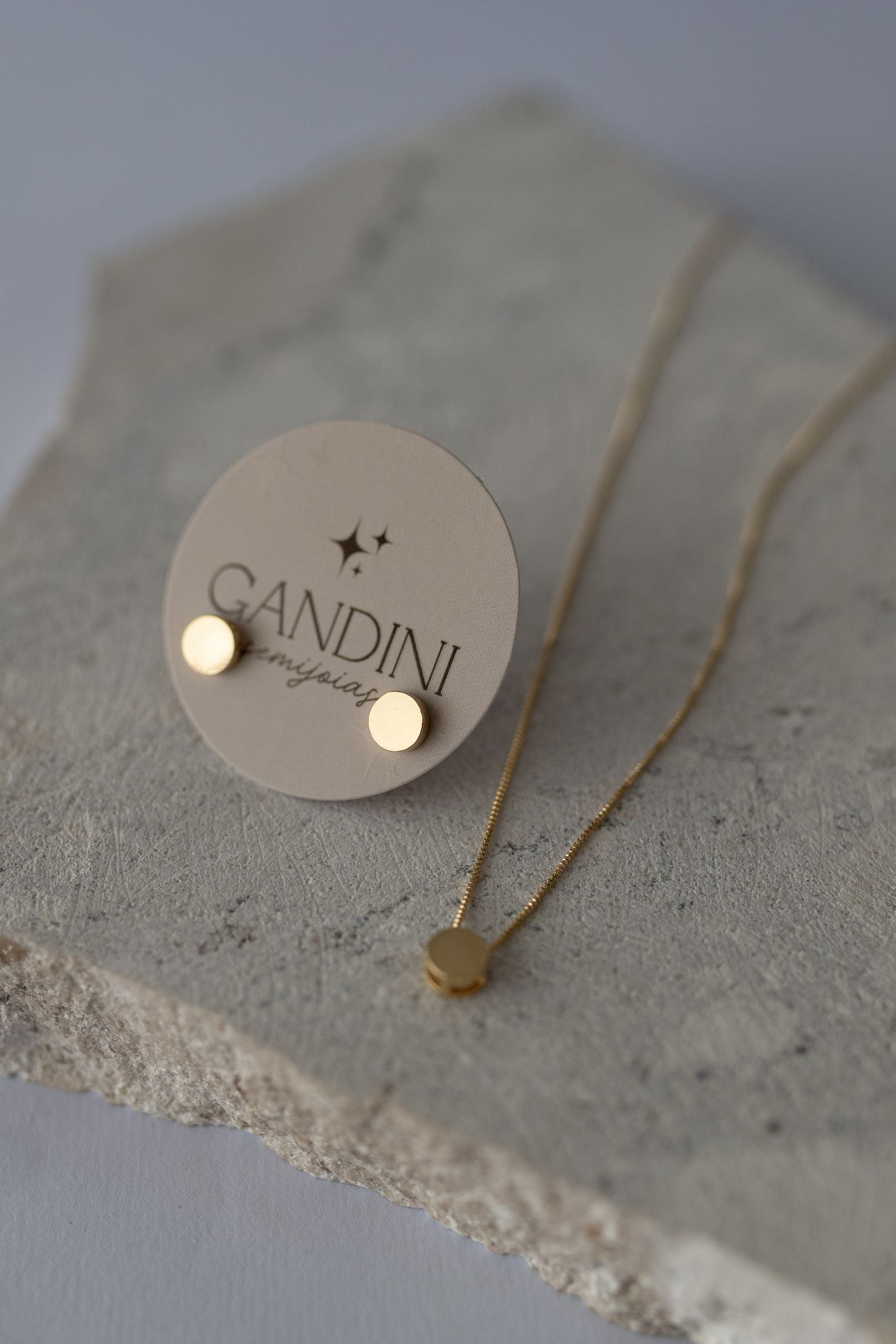 Colar Minimalista Redondo Ouro