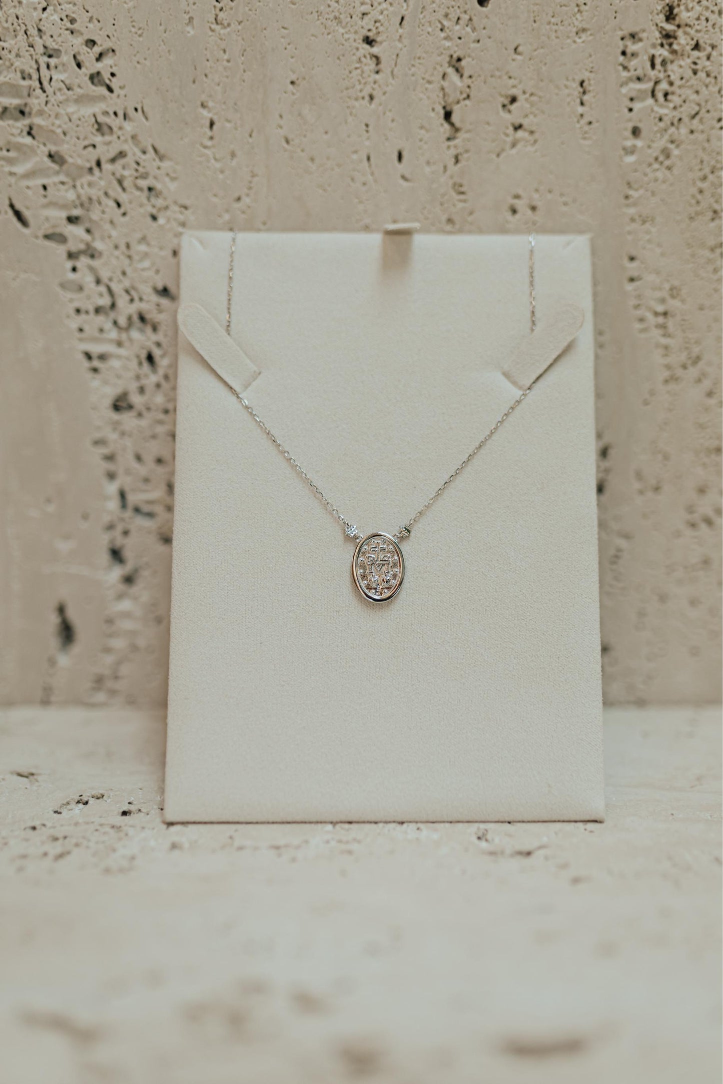 Colar Medalha Nossa Senhora das Graças Moissanite Prata 925