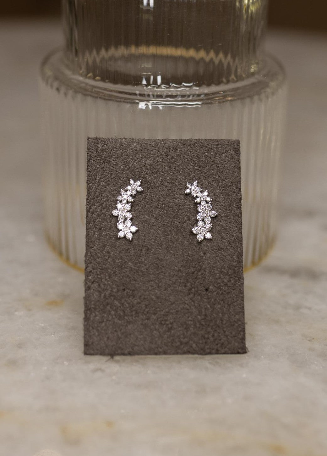 Brinco Mini Ear Cuff Flores Moissanite Prata 925 Ródio Branco