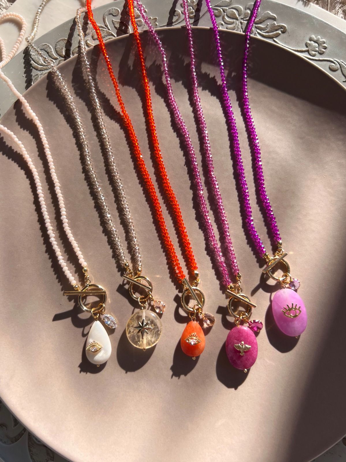 Colar Pedras Naturais Dourado