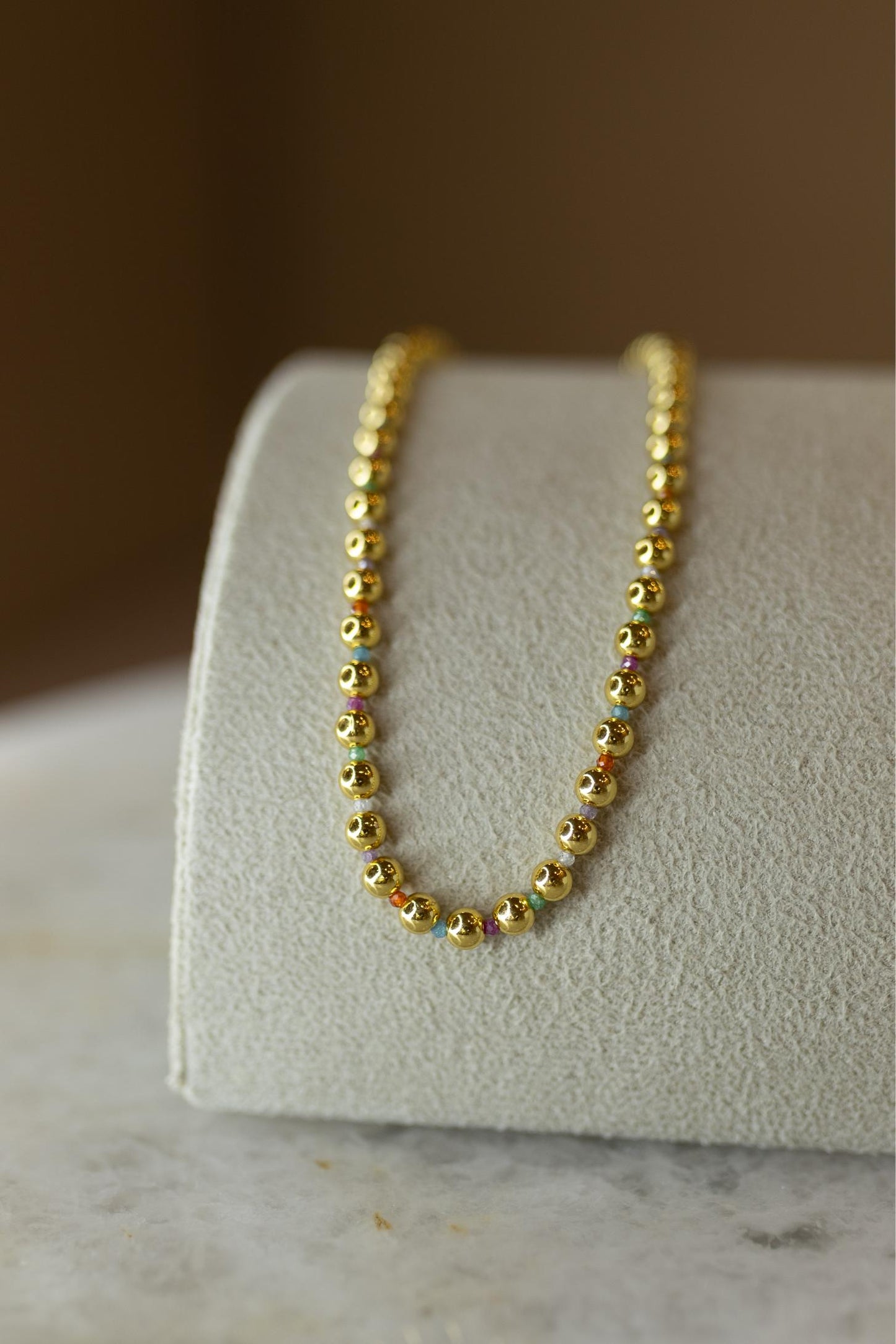 Colar Microzircônias e Esferas Dourado