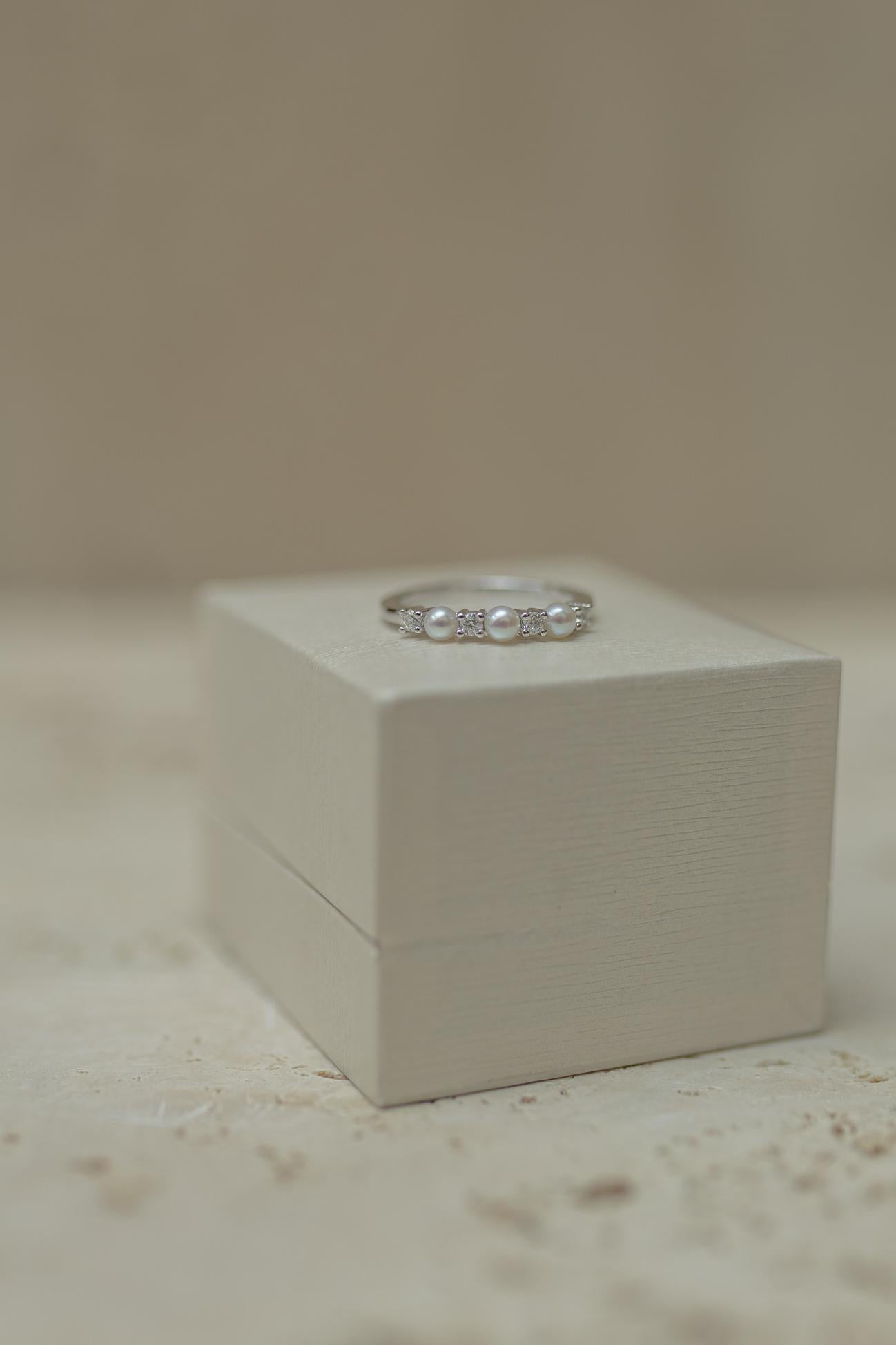 Anel Meia Aliança Pérola Natural Moissanite Prata 925 Ródio Branco