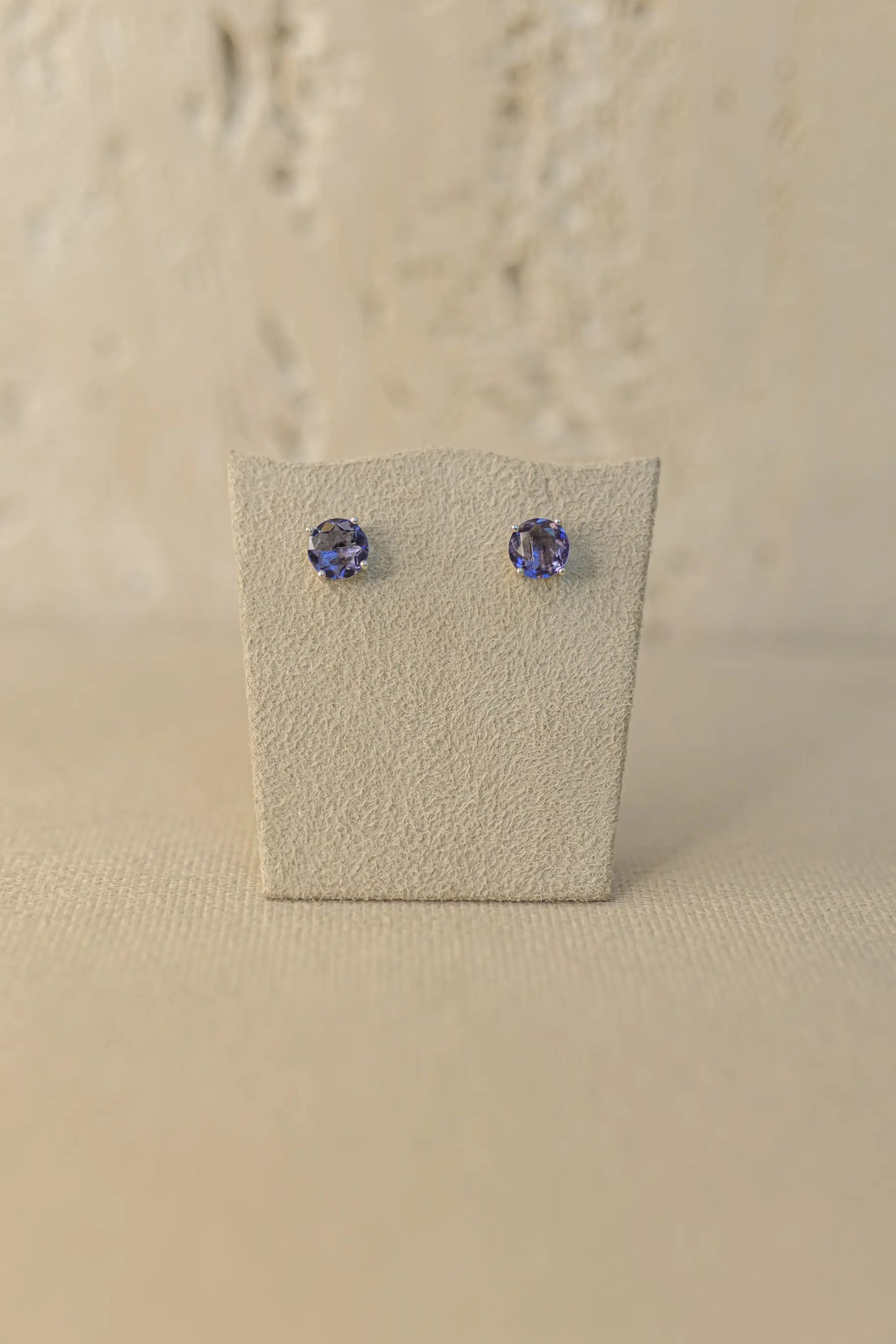 Brinco Redondo 10mm 4 Garras Tanzanita Ródio Branco