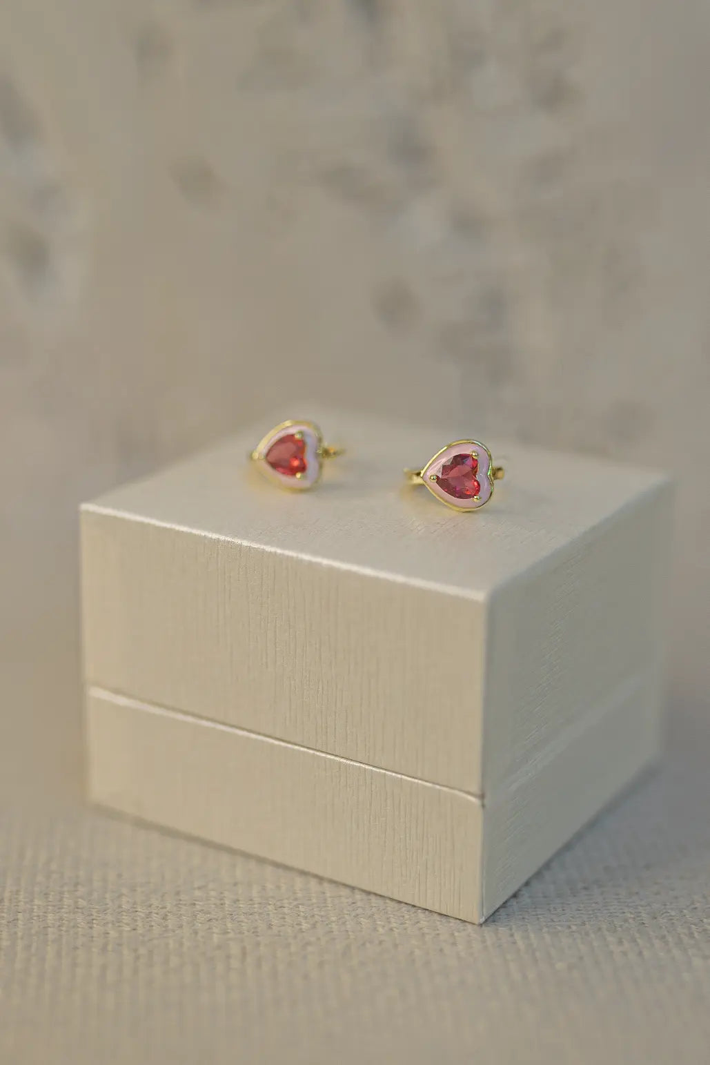 Brinco Argola Coração Esmaltada Dourada