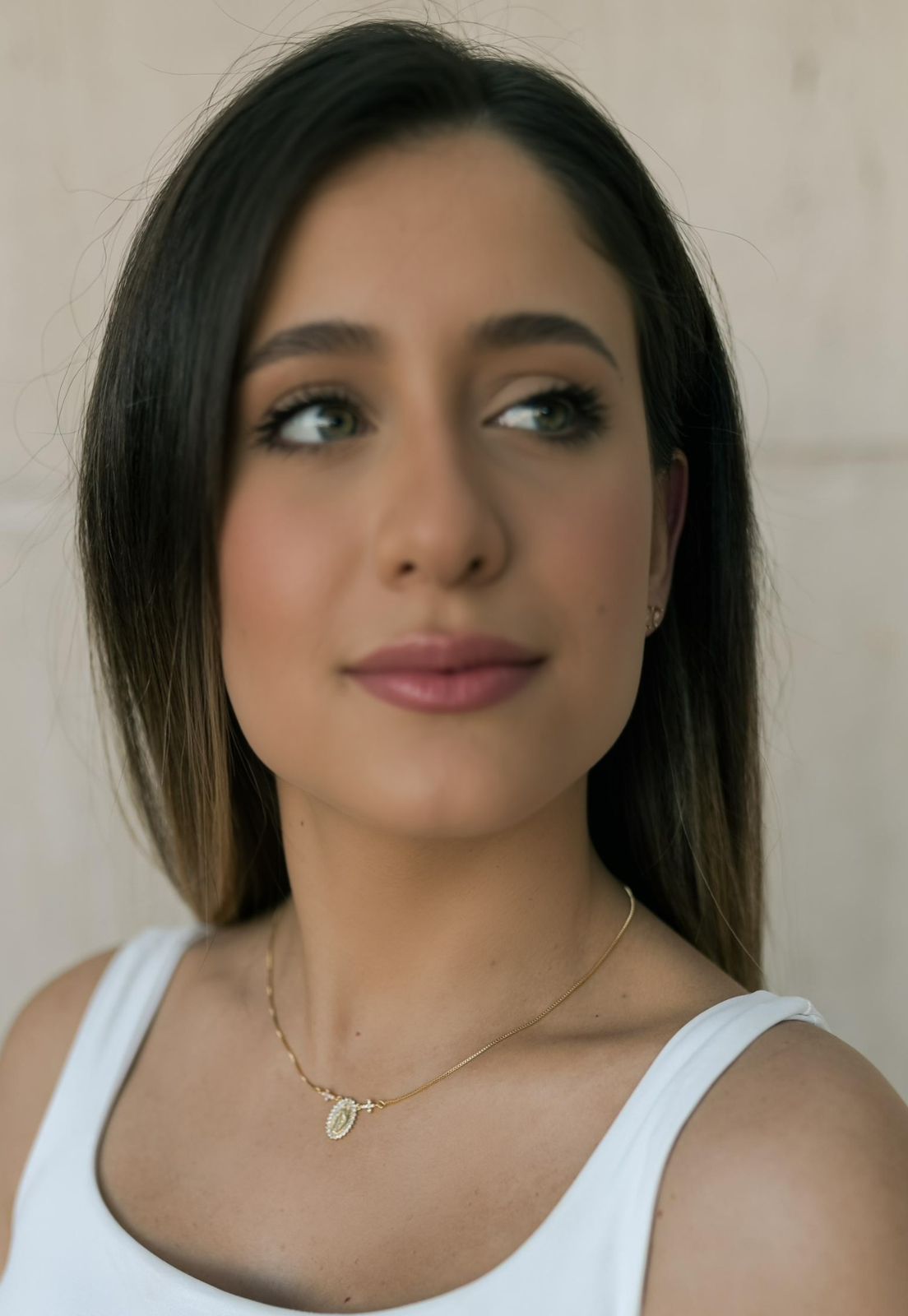Colar Nossa Senhora das Graças Cravejado Dourado