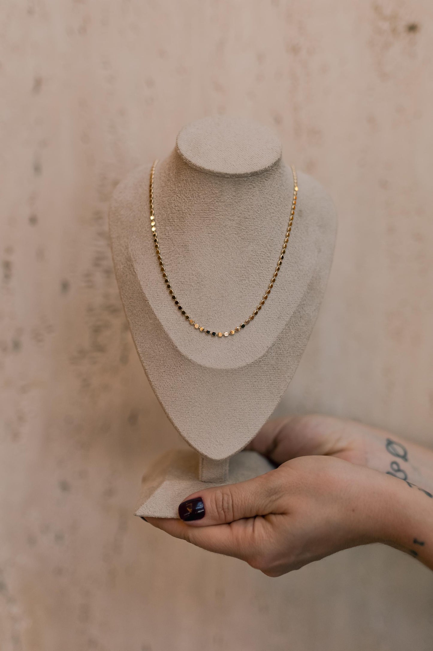 Colar Choker Chapinha Diamantada Dourado